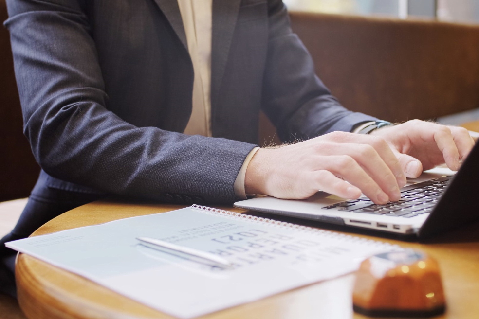 The issue of corporate bonds plays an important role in attracting financial resources by business entities around the world, including the United States and European countries The issue of corporate bonds plays an important role in attracting financial resources by business entities around the world, including the United States and European countries